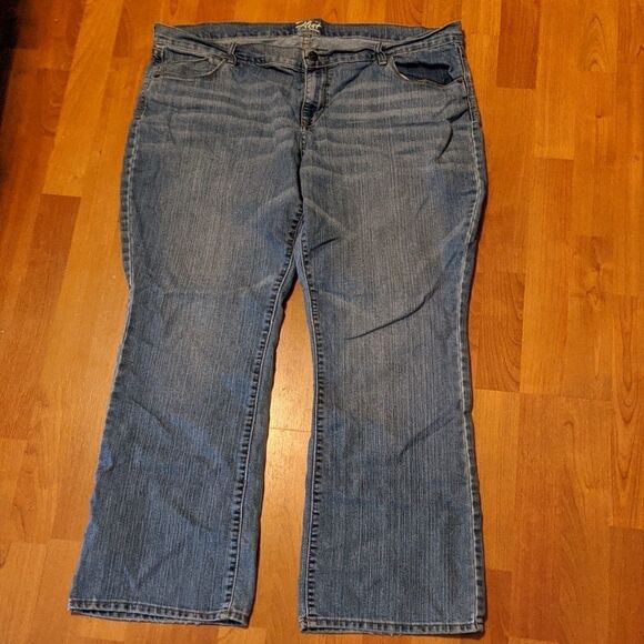 18S 18 short Old Navy women's denim jeans Flirt style  comfy - Picture 1 of 9